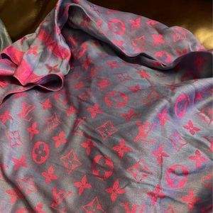 Beautiful Louis Vuitton shawl/scarf
